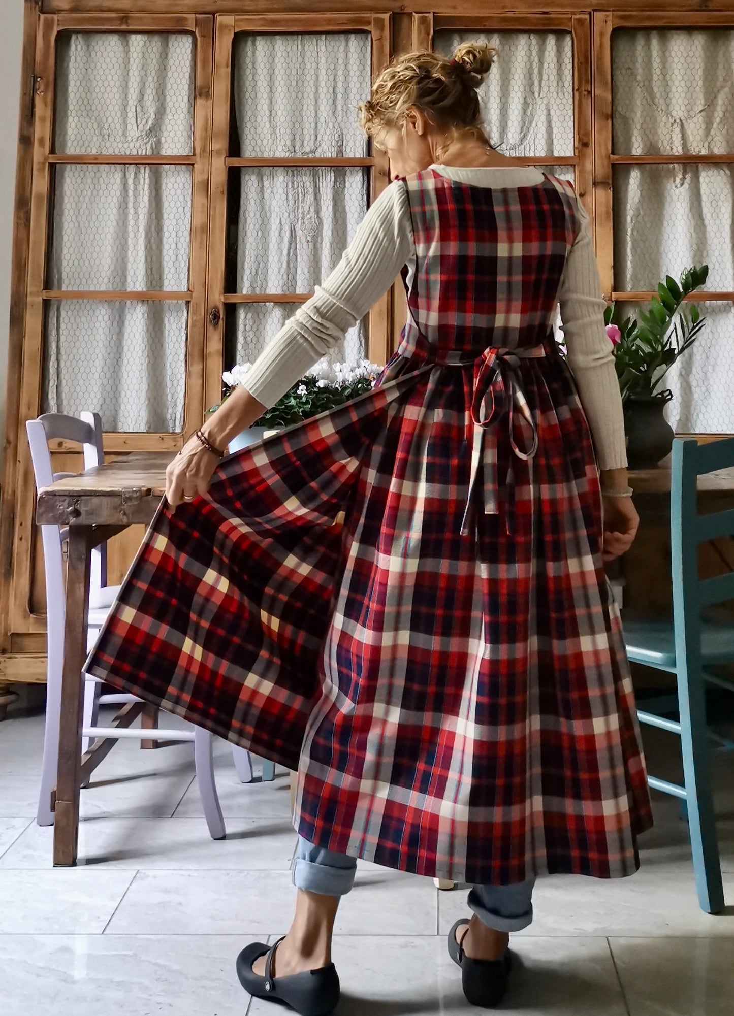 DISPONIBILE IN PREORDINE Grembiule per donna in tartan bianco e