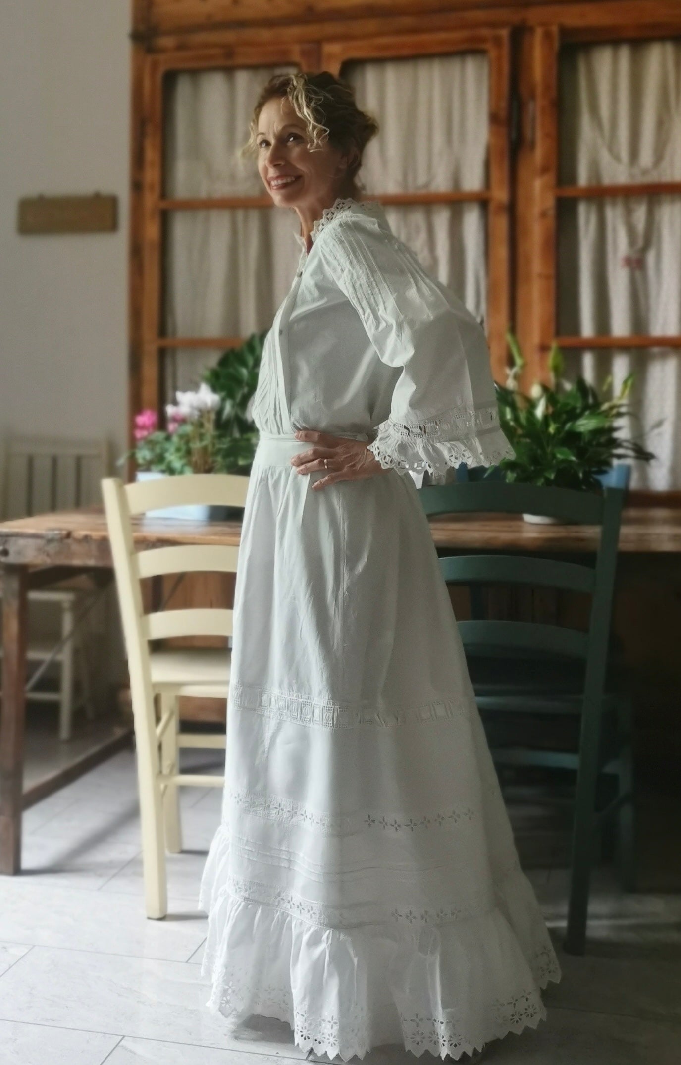 Camicia antica con pizzo a maniche lunghe  “Corredo di Angiolina”