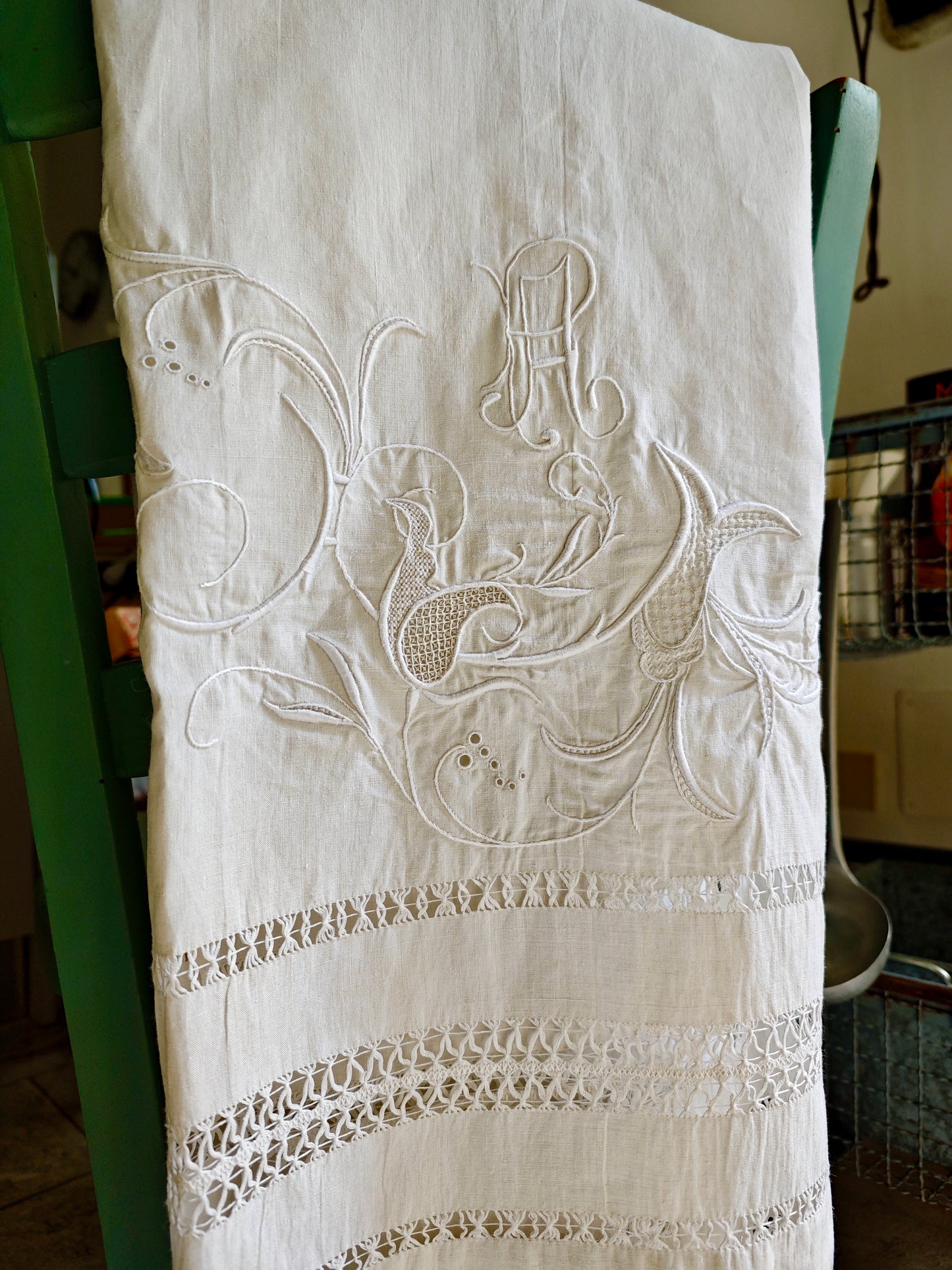 Serviette de bain en lin brodé « Kit d'Angiolina »