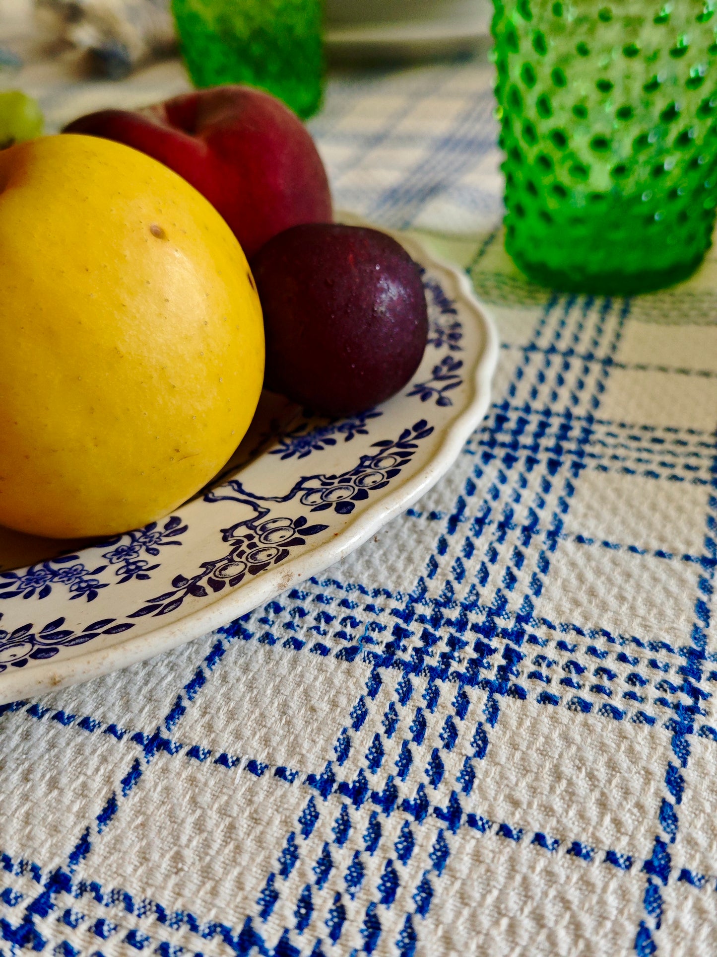 Tovaglia cifrata blu e panna con sei tovaglioli