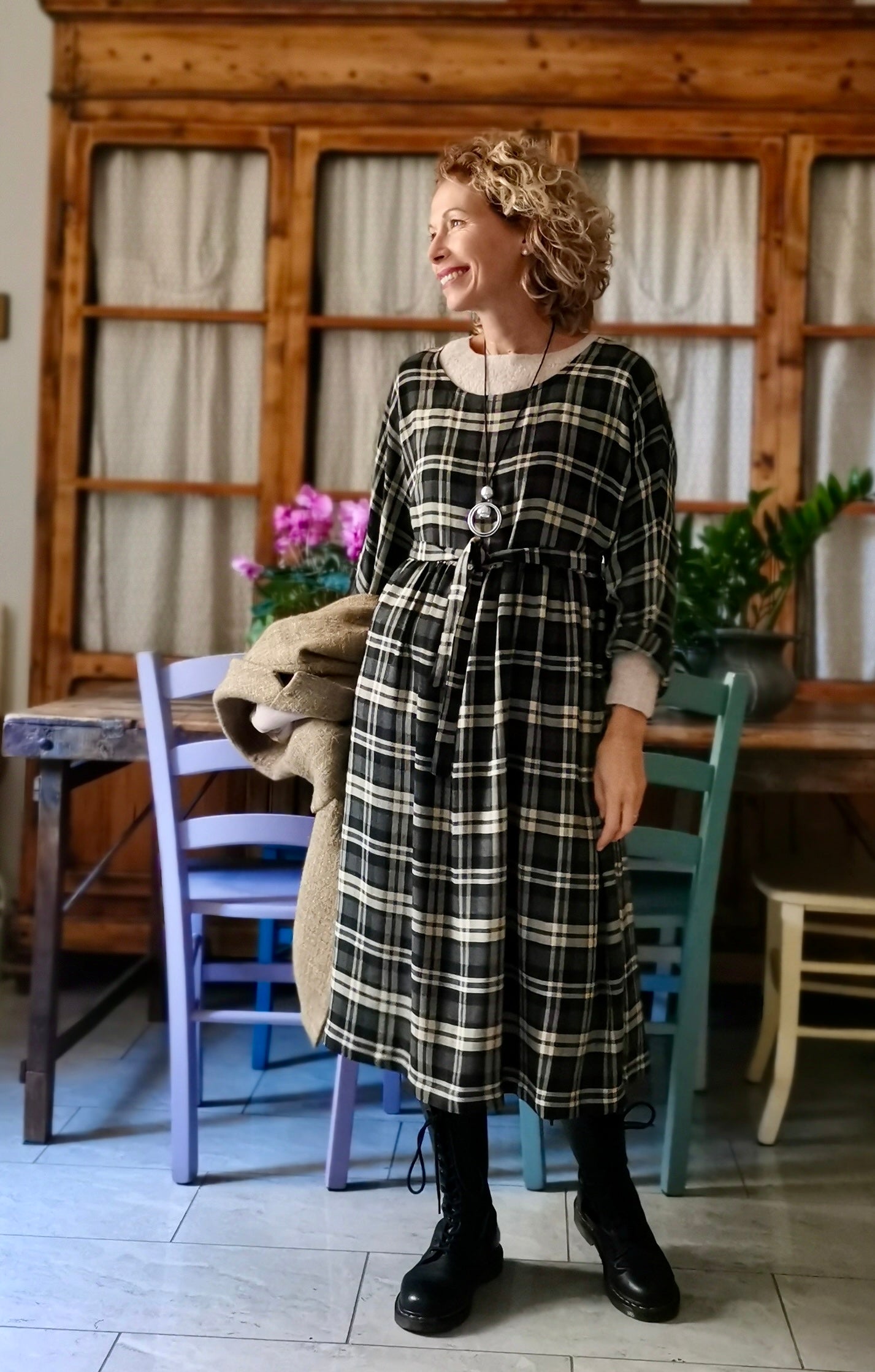 Abito con maniche kimono in lana tartan