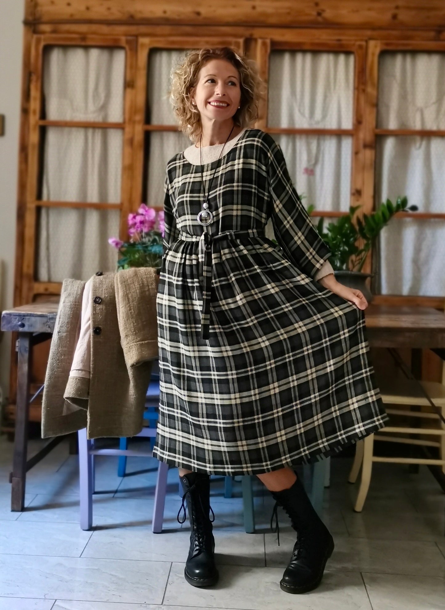 Abito con maniche kimono in lana tartan