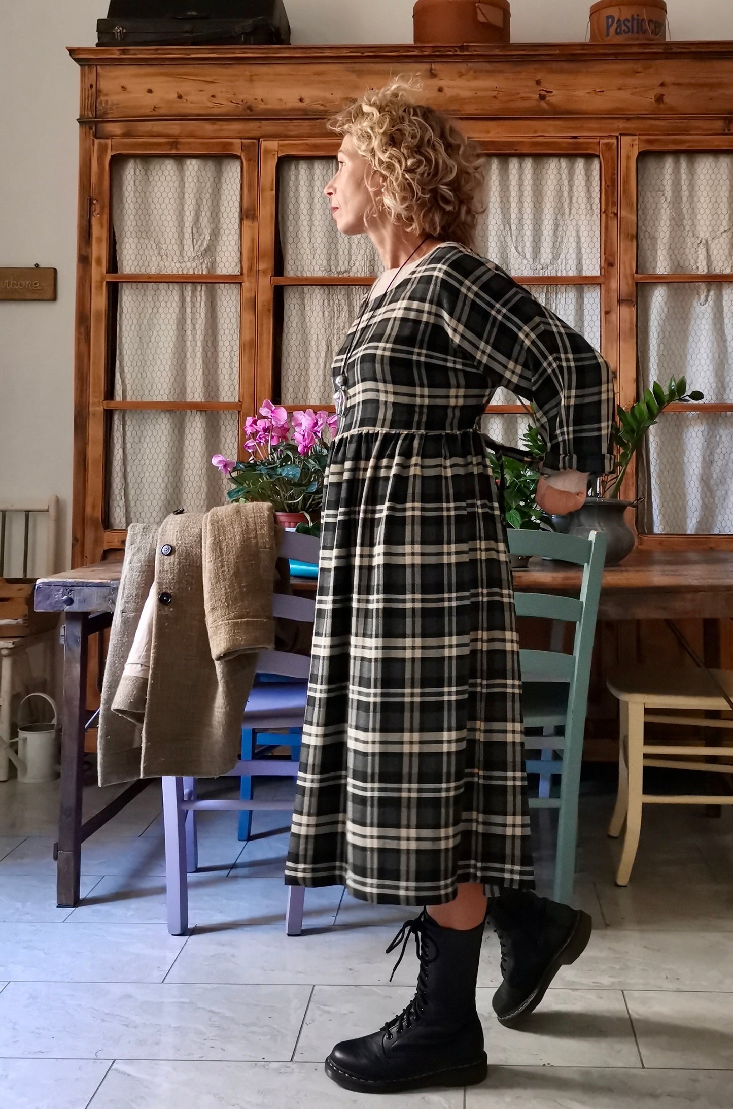 Abito con maniche kimono in lana tartan