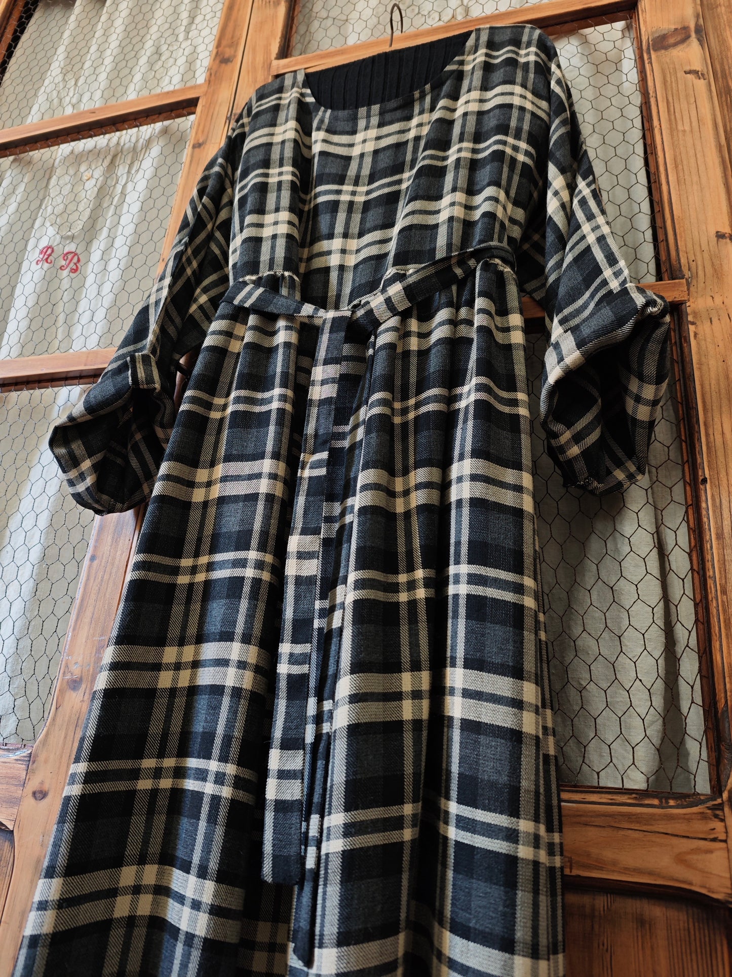 Abito con maniche kimono in lana tartan