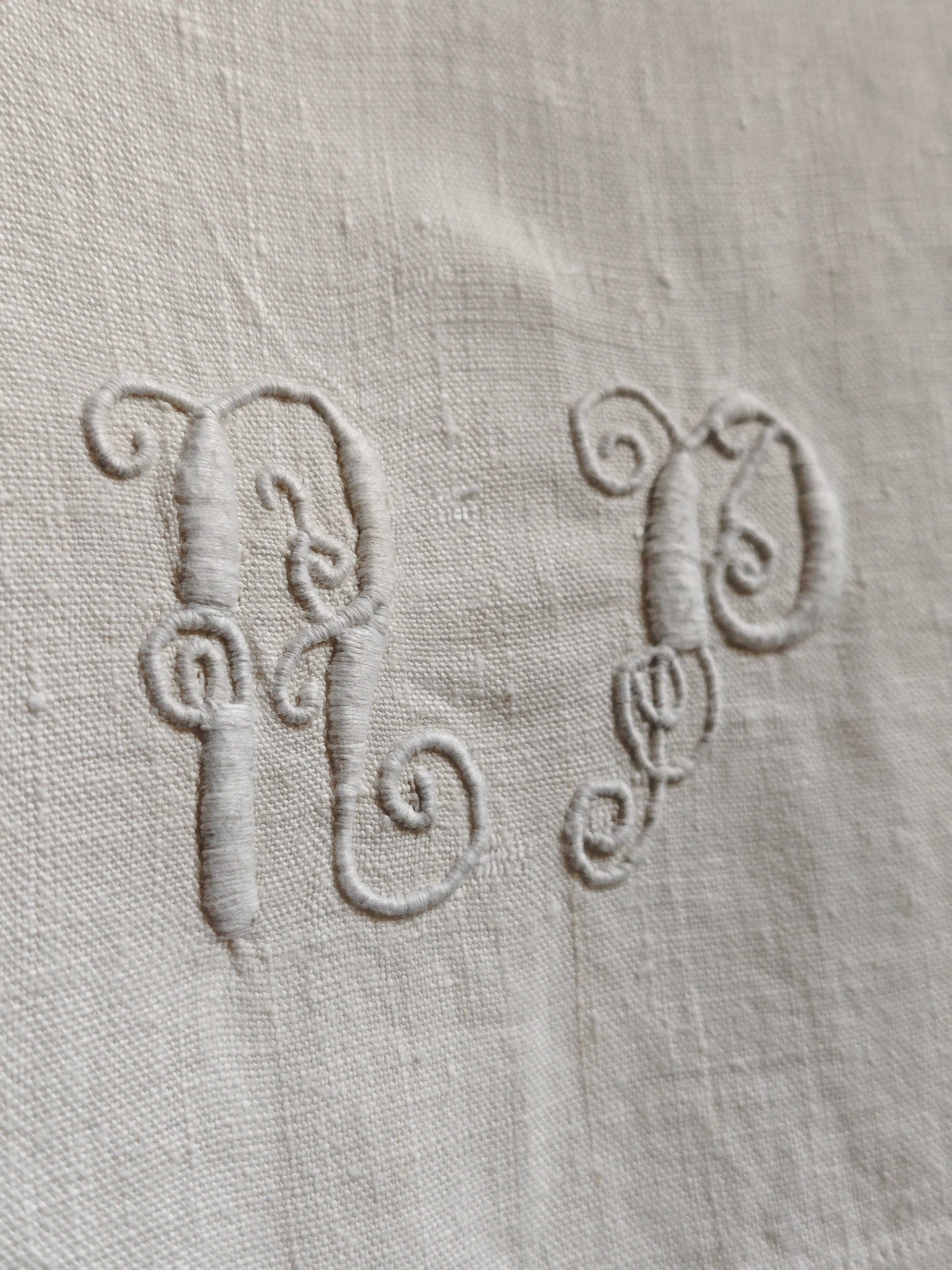 Drap en lin avec volants hauts au crochet et monogramme PN Kit N.2/4