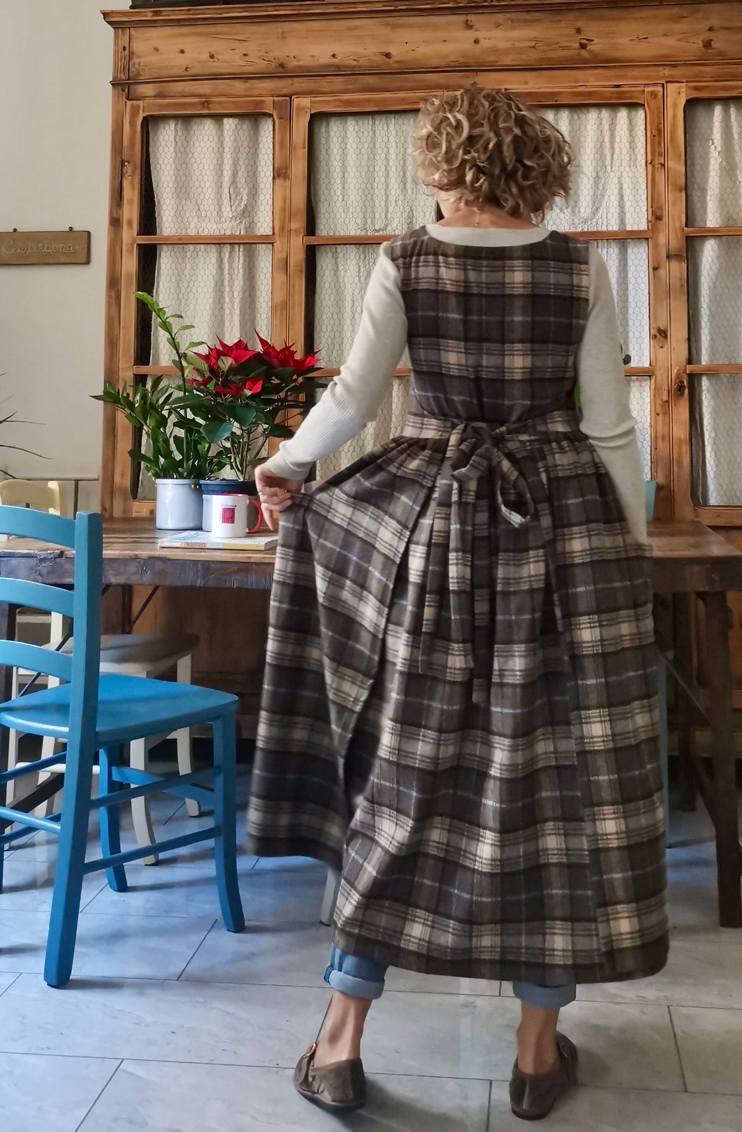 Brown tartan apron (Ref. 361)