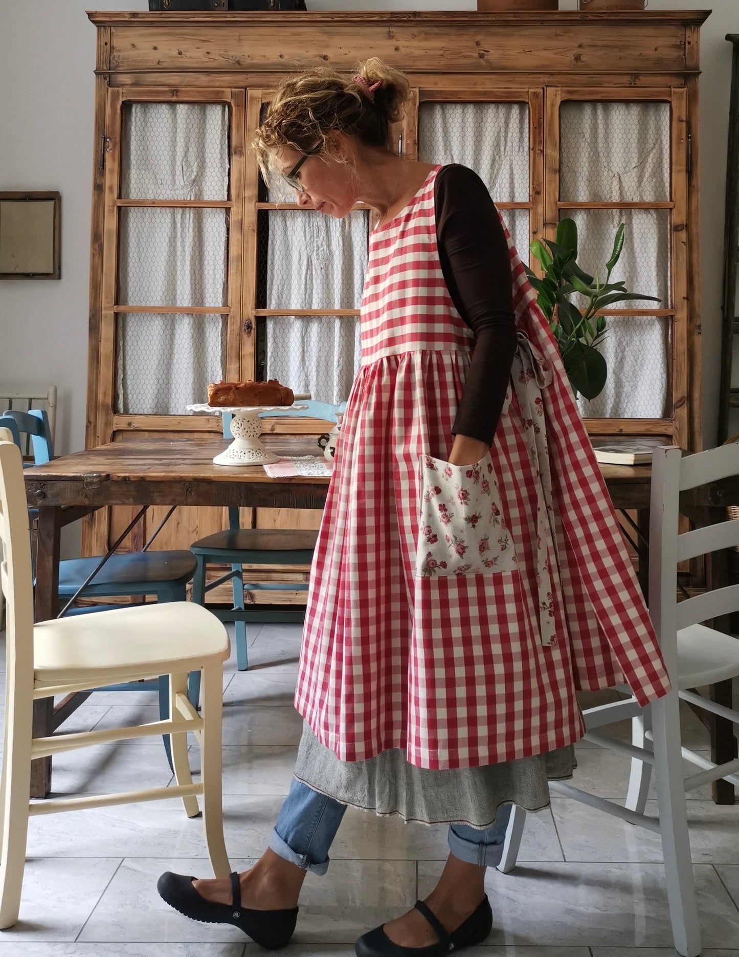 Réservé à Milva Tablier de cuisine femme en coton à carreaux rouges