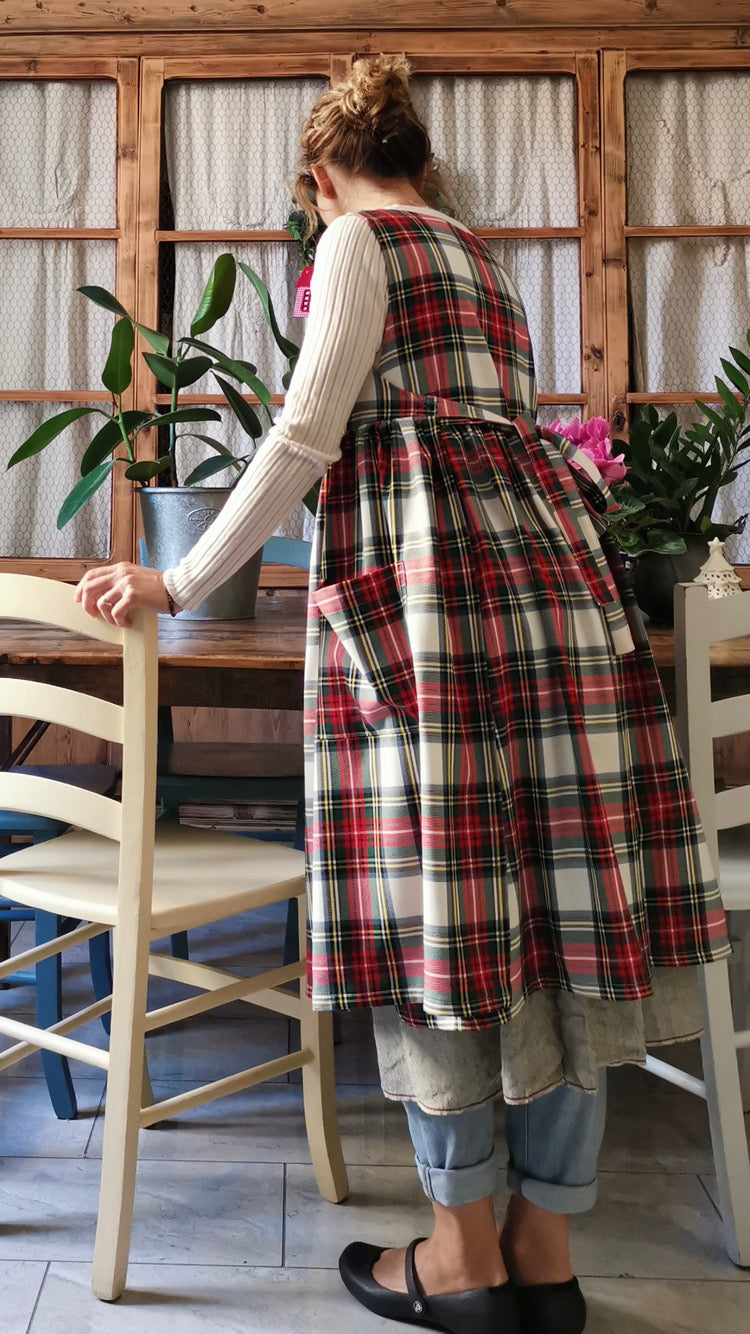 Riservato per Francesca Grembiule per donna in tartan bianco e rosso e gonna denim