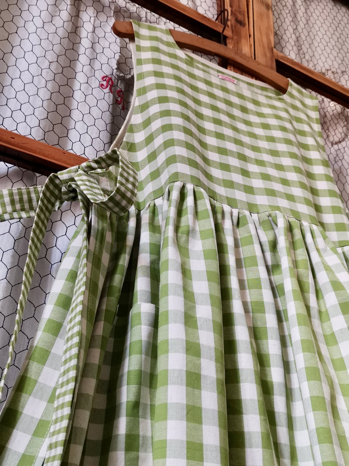 Kitchen apron for women in light green checked cotton