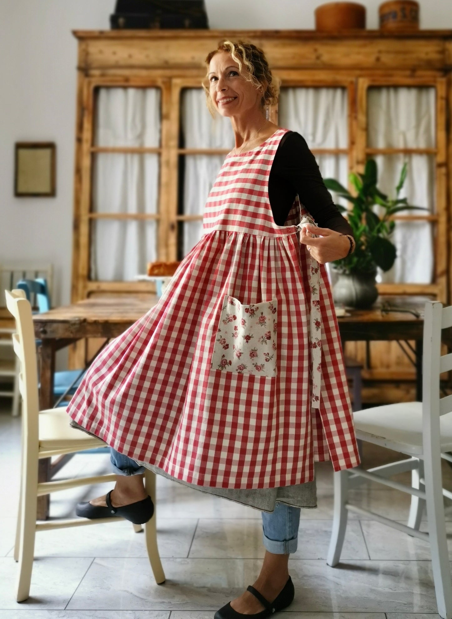 Réservé à Milva Tablier de cuisine femme en coton à carreaux rouges