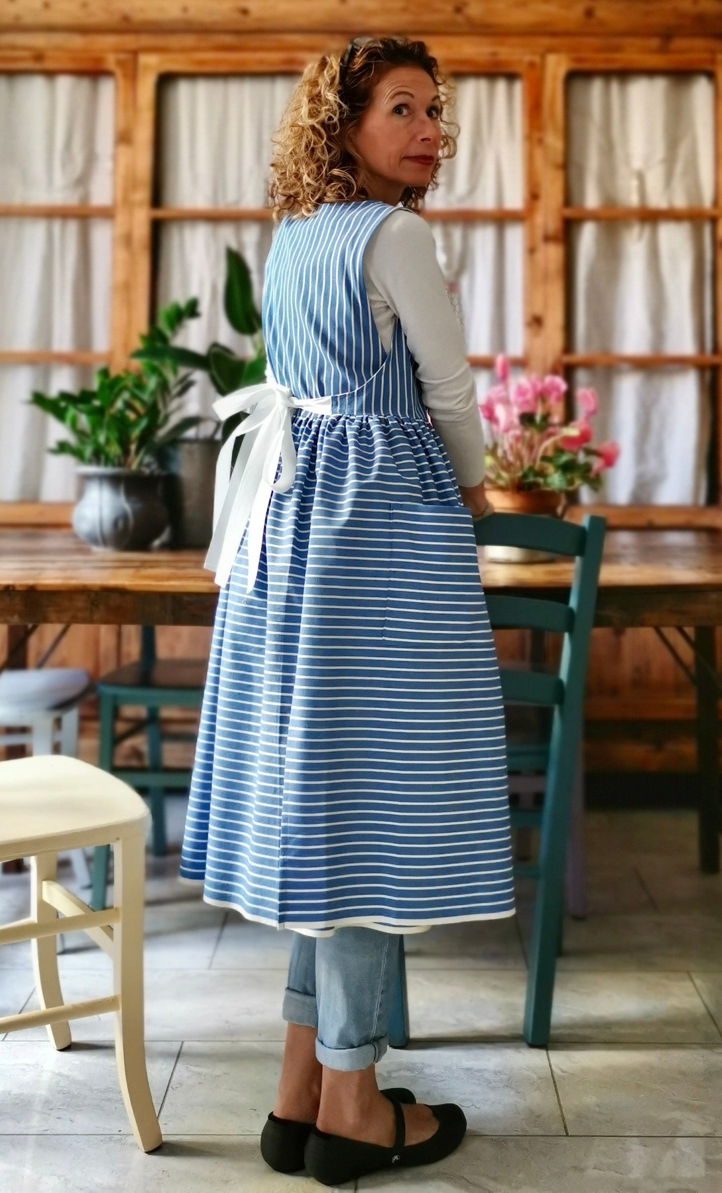 Vintage cotton kitchen ladies apron from mattresses