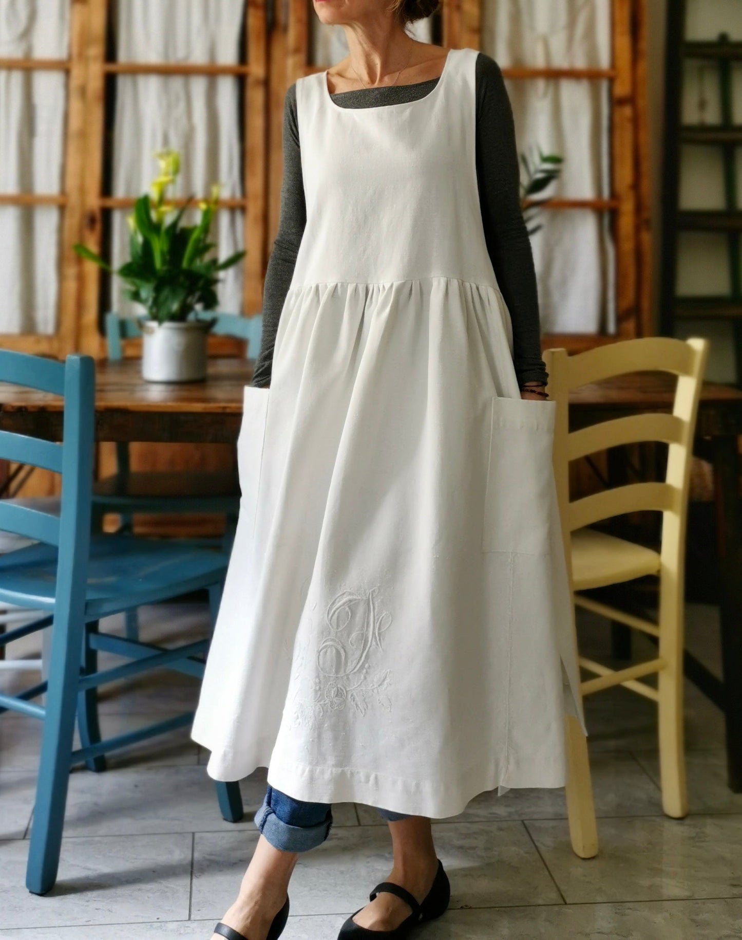 Antique linen kitchen apron for women