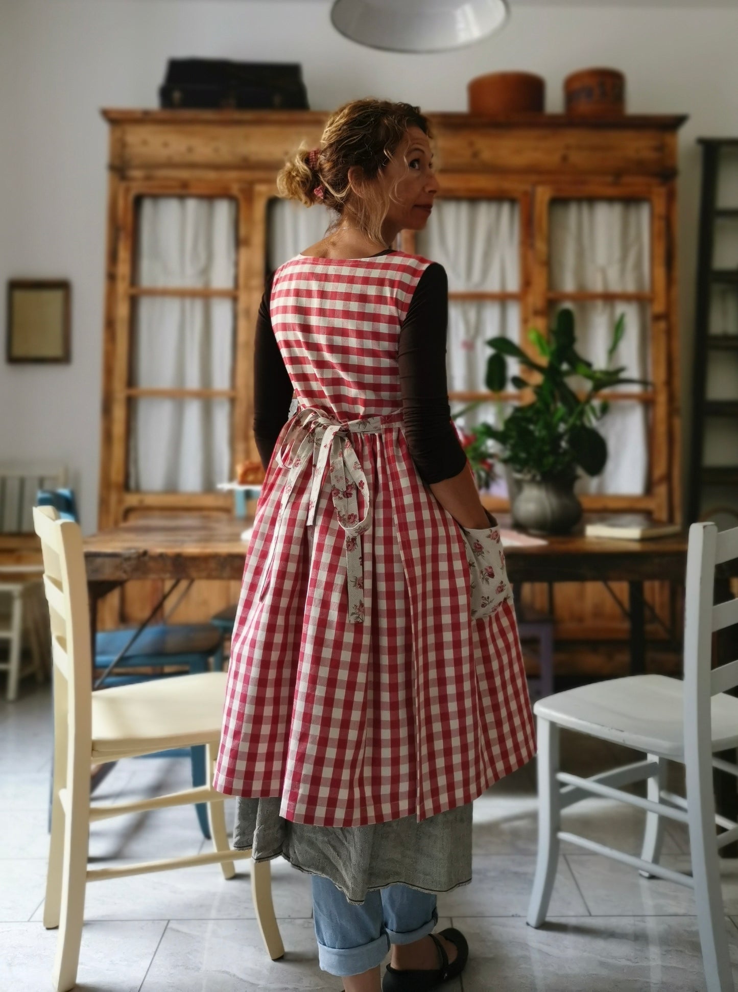 Réservé à Milva Tablier de cuisine femme en coton à carreaux rouges