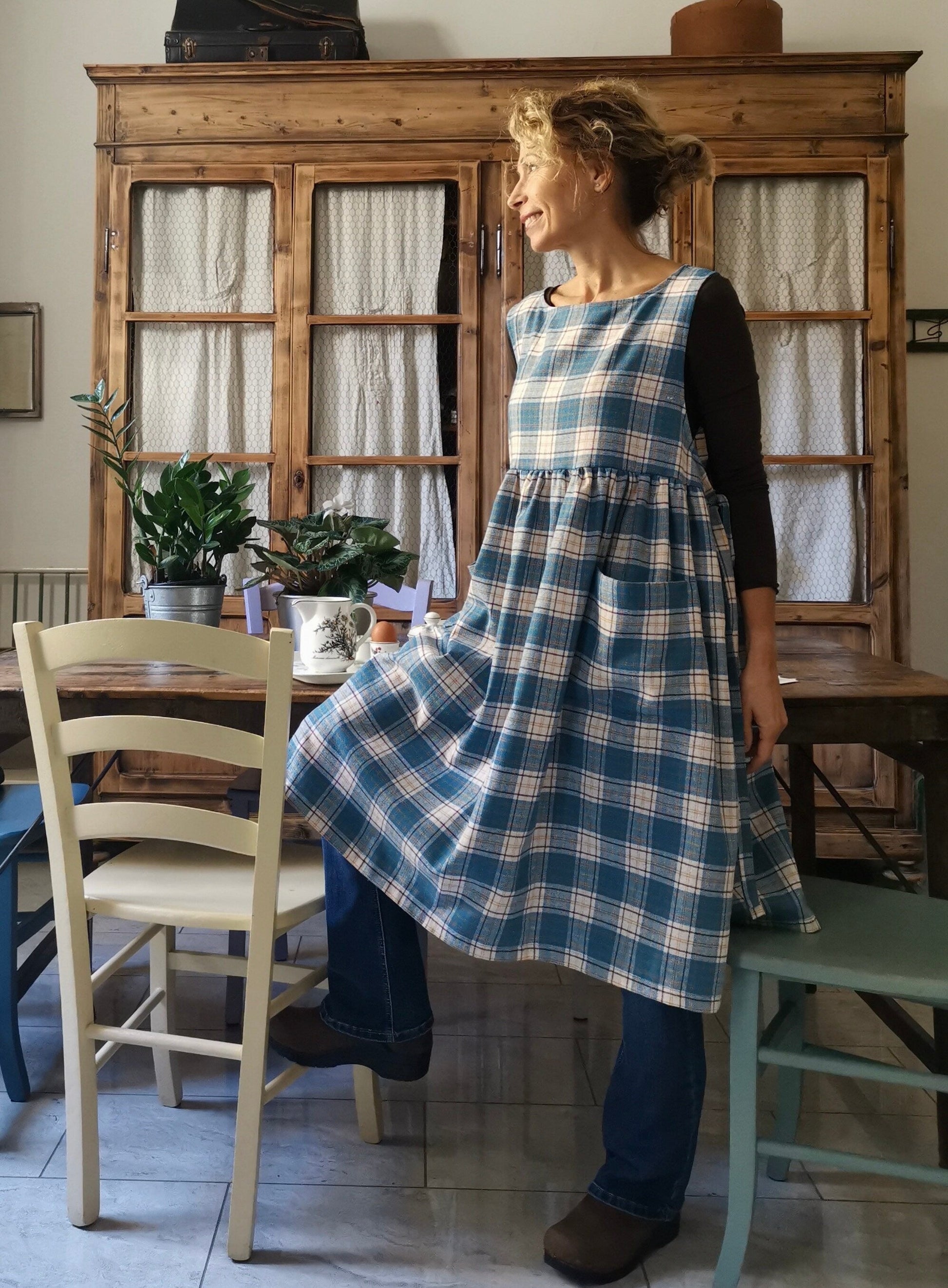 Grembiule da cucina per donna in tartan celeste e panna - abito scamic –  Cecibirbona